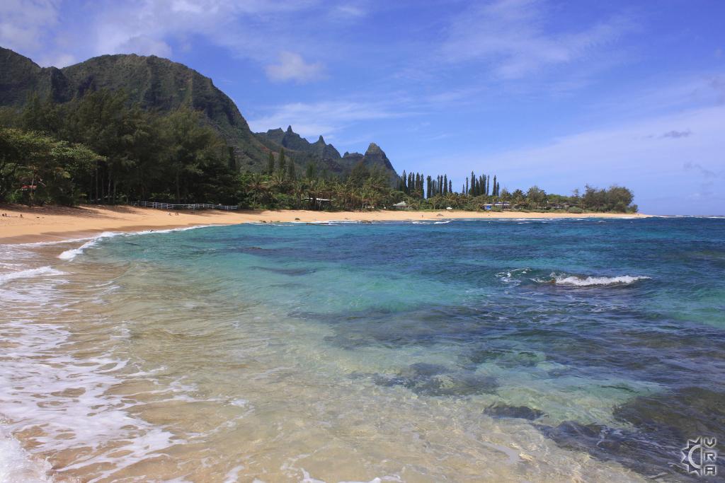 tunnels-beach-aka-makua-at-ha-ena-point-in-haena-kauai-hawaii