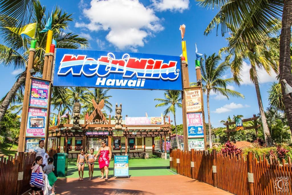 wet-n-wild-in-kapolei-oahu-hawaii-hawaiian-beach-rentals